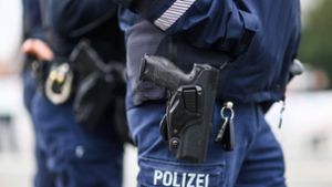 Vorfall in Stuttgart-Mitte: Mutmaßlicher Ladendieb klaut Wein und kneift Kundin in den Po